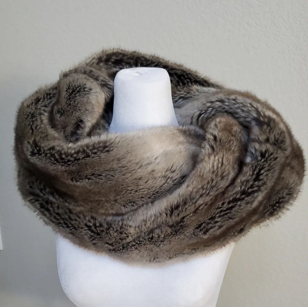 Faux Fur Plush Twist Neck Wrap Warmer, Brown Tonal, Luxuriously Soft, Like New